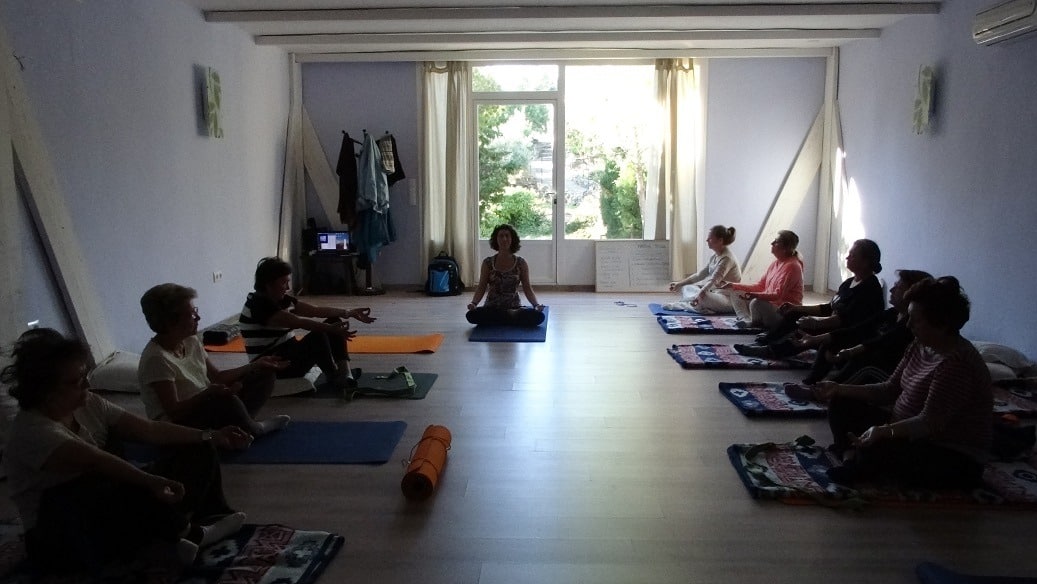 Retiro de yoga para mayores de 50 años.